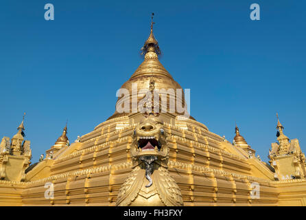 Kuthodaw Pagode (Mahalawka Marazein) buddhistischen Stupa in Mandalay, Birma (Myanmar) Stockfoto