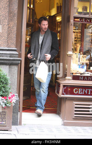 Keanu Reeves besucht London gehobenen Friseure rasieren Ausrüstung kaufen (Kredit Bild © Jack Ludlam) Stockfoto