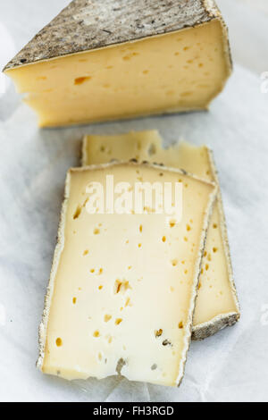 Tomme de Savoie Französisch Käse Stockfoto