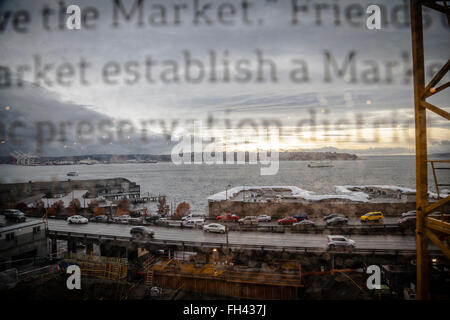 Öffentlichen Markt-Fenster auf den Hafen von Seattle, Washington state Stockfoto