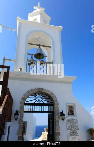 Glockenturm des Klosters unserer lieben Frau Pillani, (Panagia Spiliani), Mandraki Stadt, die Hauptstadt der Vulkaninsel Nisyros, Dode Stockfoto