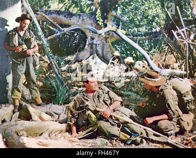Die Brücke am River Kwai ist ein britisch-amerikanischer 1957 Zweiter Weltkrieg epischen Film unter der Regie von David Lean und starring William Holden, Jack Hawkins, Alec Guinness und Sessue Hayakawa.  Dieses Foto ist nur zu redaktionellen Zwecken und unterliegen dem Copyright von der Filmgesellschaft und/oder der Fotograf von dem Film oder der Firma zugeordnet und kann nur durch Veröffentlichungen im Zusammenhang mit der Förderung der oben genannten Film reproduziert werden. Eine obligatorische Gutschrift auf die Filmgesellschaft ist erforderlich. Der Fotograf sollte auch angerechnet werden, wenn bekannt. Stockfoto