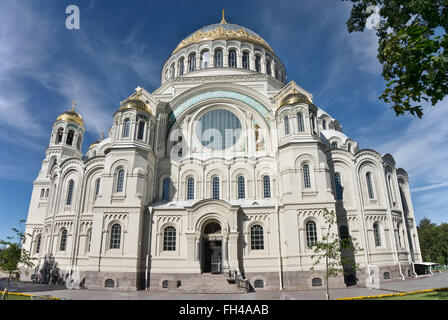 Die Marine-Kathedrale des Heiligen Nikolaus in Kronstadt, Sankt-Petersburg, Russland. Der wichtigste Punkt des Interesses in Kronstadt. Stockfoto