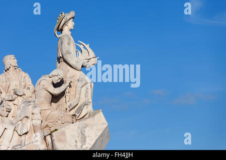 Portugal, Lissabon, Belem, Denkmal der Entdeckungen, Heinrich der Seefahrer, Ferdinand der Heilige Joao Goncalves Zarco Skulptur Stockfoto