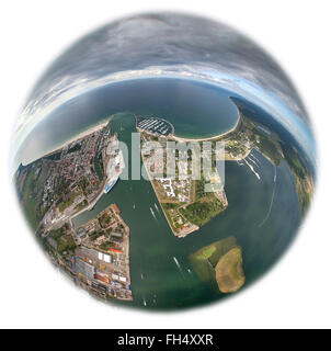 Luftaufnahme, Hafen Warnemünde, Yachthafenresidenz Hohe Düne, Segelboote, AIDAblu, Kreuzfahrtschiff, Rostocke Hanse Sail, Warnemünde, Stockfoto