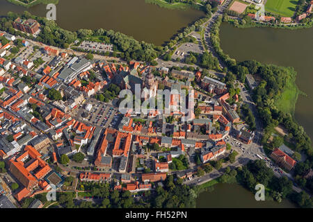 Luftaufnahme, Stralsund, mit dem Wasserschloss alte Stadt Insel Stralsund, Stralsund, Ostsee, Mecklenburg-Vorpommern, Deutschland, Stockfoto