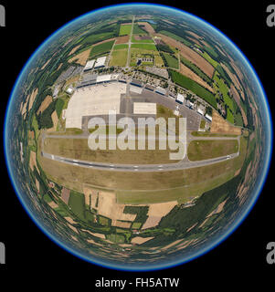 Luftbild, Flughafen Münster-Osnabrück, Start-und Landebahn, Startbahn, Parkhäuser, Parkplätze, voraus, internationaler Flughafen, Tourismus, Münster Stockfoto