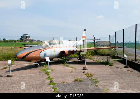 Polnischen Jet-Trainer PZL Mielec TS-11 ISKRA im statischen RAF Manston Geschichte Museum, Manston Flughafen, Kent Stockfoto