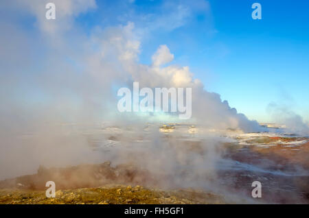 Gunnuhver geothermische Gebiet Winter Dampf Schlote von kochend heiße Quellen Halbinsel Reykjanes Island Stockfoto