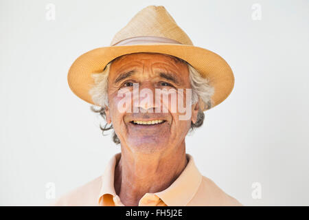 Porträt von Senior Mann mit Hut, Spanien Stockfoto