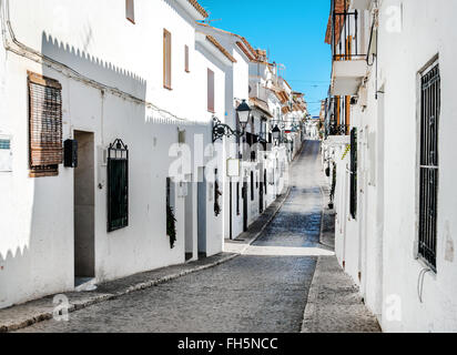 Schmale Straße von Altea, Spanien Stockfoto