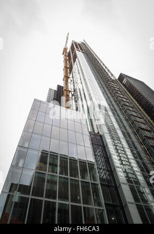 Städtische Baustelle mit Kran - One hundert Oststraße fünfzig dritte Turm / Wolkenkratzer (100 East 53rd Street) Stockfoto