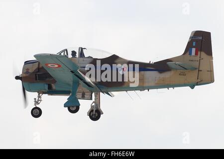 Radiale Revolution t-28 Fennec (N14113/51-7545) kurz vor der Landung nach der Anzeige bei der RAF Leuchars Airshow im Jahr 2013. Stockfoto