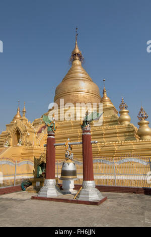 Mana Lawka Marazein Stupa auf der Kuthodaw Pagode Mandalay, Myanmar Stockfoto