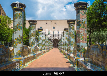 Majolika-Kloster in Santa Chiara-Komplex, Neapel, Italien Stockfoto