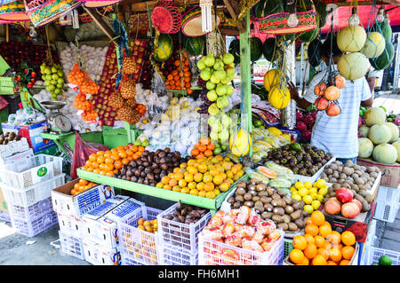 Obstverkäufer in Jakarta, Indonesien Stockfoto