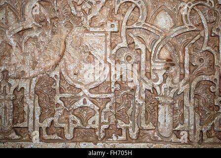 Dekorative Schnitzerei im Wandputz arbeiten in den Nasriden Palast, Palast von Alhambra, Granada, Provinz Granada, Andalusien, Spanien. Stockfoto