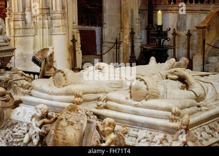 Sarkophag von Ferdinand und Isabella in der Capilla Real, Granada, Provinz Granada, Andalusien, Spanien, Westeuropa. Stockfoto