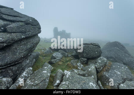 Nebligen Tag an Hound Tor, Dartmoor National Park, Devon, England. Stockfoto