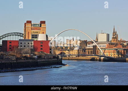 Fluß Tyne Newcastle Gateshead Millennium Bridge, Tyne Bridge, baltischen Getreidemühle, Rang, Zentrum für zeitgenössische Kunst Stockfoto