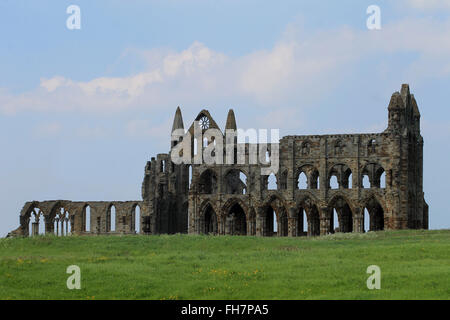 Panoramische Ansicht der Whitby Abtei in North Yorkshire, England. Stockfoto