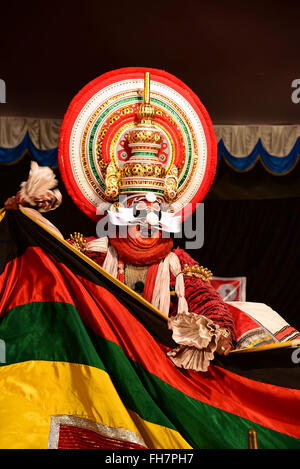 Kathakali ist eine stilisierte klassischen indischen Tanzdrama bekannt für attraktive Make-up von Zeichen Stockfoto