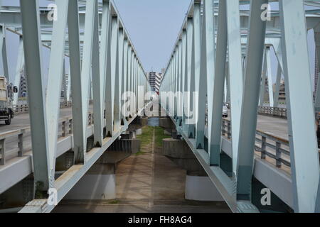 Foto genommen zwischen zwei Träger Brücken Japan Edogawa durch migib Stockfoto