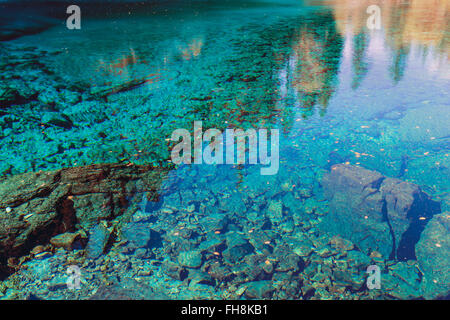 Fünf-farbigen Schwimmbad, Jiuzhaigou Nationalpark, Provinz Sichuan, China, UNESCO-Weltkulturerbe Stockfoto