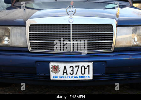 Mercedes Benz Auto mit Andorra Nummernschild Stockfoto