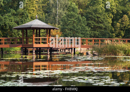 Brücke in den japanischen Garten von Wroclaw/Breslau, Polen. Stockfoto