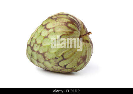 Ganz frisch Cherimoya Obst isoliert auf weißem Hintergrund Stockfoto