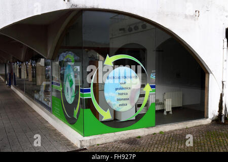 Laden mit Produkten dieser Funktion, Nutzung erneuerbarer Energien, Caminha, Provinz Minho, Nordportugal Stockfoto