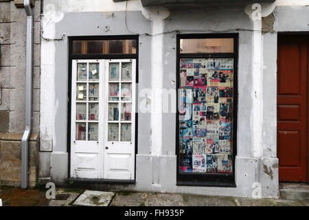 An Bord ihre Geschäfte / kleine Unternehmen in Caminha, Provinz Minho, Nordportugal Stockfoto