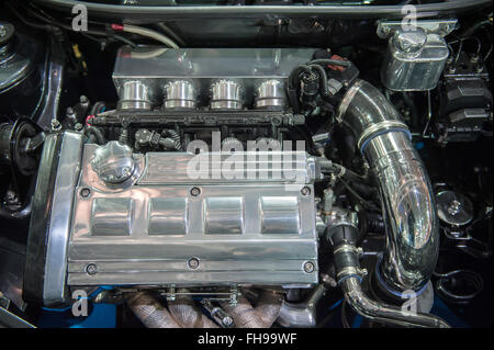 Nahaufnahme von einem modernen Chrom-Automotor Stockfoto