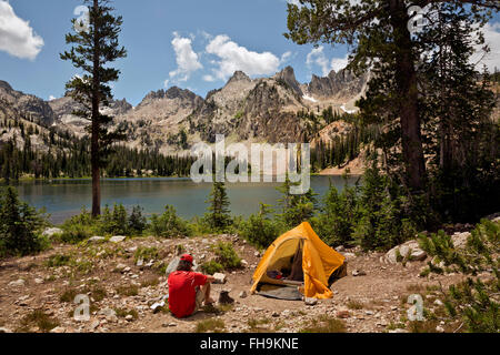 ID00402-00... IDAHO - Campingplatz am See Alice im Sägezahn Wildnisgebiet. (MR) Stockfoto