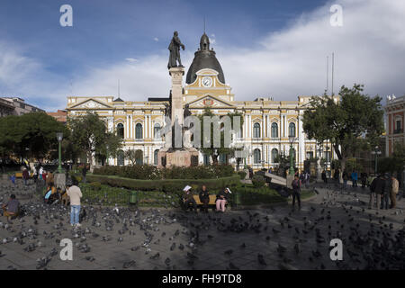 Murillo Platz mit der Legislative Palast im Hintergrund. La Paz Stockfoto