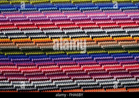 Stripy bunt gestrickte Hintergrund in verschiedenen Farben Stockfoto