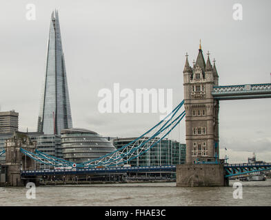 Die Tower Bridge und der Shard Stockfoto