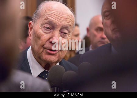 Rom, Italien. 24. Februar 2016. Paolo Grossi neuer Präsident des italienischen Verfassungsgerichtshofs im Palazzo della Consulta in Italien. Verfassungsgericht der Republik Italien wählt Paolo Grossi als seinen neuen Präsidenten mit 14/15 Vorlieben. Bildnachweis: Davide Fracassi/Pacific Press/Alamy Live-Nachrichten Stockfoto