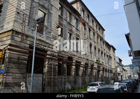 Ein Gebäude zerstört während des Bosnienkrieges in Mostar. Stockfoto