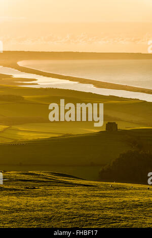 Sonnenaufgang über St. Katharina-Kapelle, Chesil Beach, die Flotte und Portland von Abbotsbury Hügel, Dorset, England, Vereinigtes Königreich, Europa Stockfoto