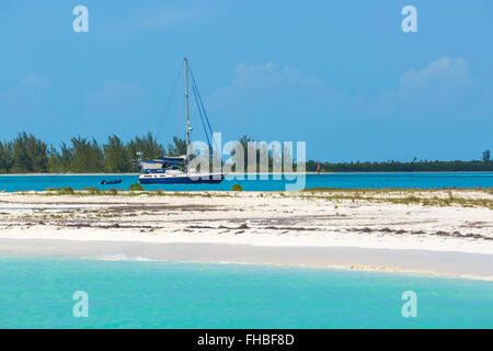 Katamaran am Strand Stockfoto