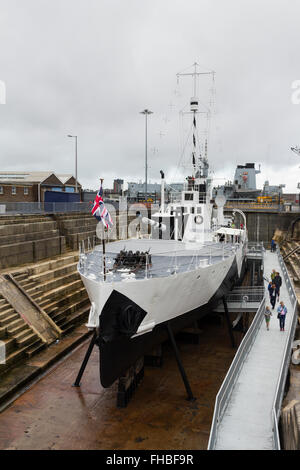 HMS M.33 ist eine M29 Klasse Monitor, Schwimmplattform Waffe im Jahre 1915 erbaut. Das Schiff, heute im Historic Dockyard, Portsmouth Stockfoto