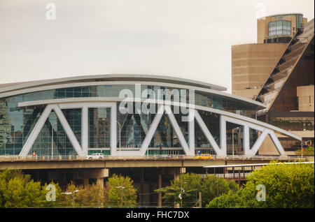 ATLANTA - 29 AUGUST: Philips Arena und CNN Center am 29. August 2015 in Atlanta, GA. Stockfoto