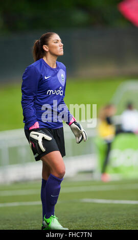 Olympian Hope Solo macht ihr Debüt in der professionellen Frauen Fußball-Liga das team der Seattle-Herrschaft. Stockfoto