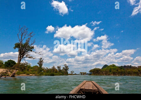 Bootsfahrt auf dem MEKONG RIVER in den 4 tausend Inseln in der Nähe (Si Phan Don) DONE KHONE ISLAND - Süd, LAOS Stockfoto