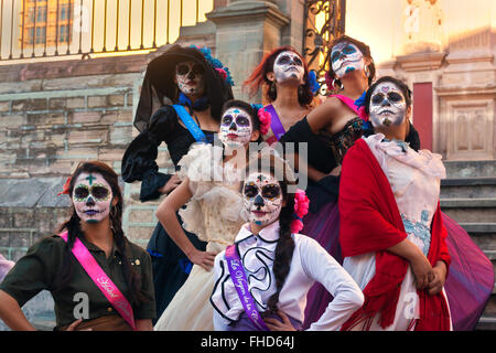 LA CALAVERA CATRINAS oder elegante Skulls sind die Symbole für den Tag der Toten - GUANAUATO, Mexiko Stockfoto