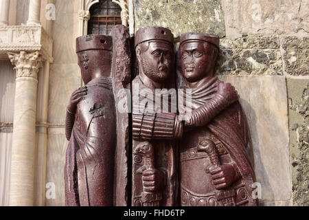 Detail vom Denkmal der vier Tetrarchen, späte römische Kaiser, an der Ecke der Basilika von Saint-Mark in Venedig Stockfoto