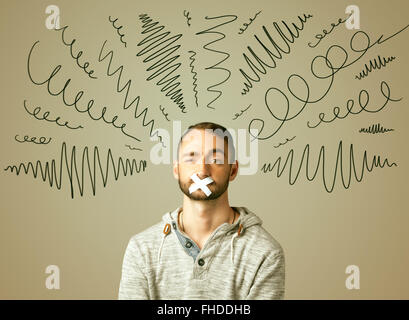 Junger Mann mit verklebten Mund und geschweiften Linien Stockfoto