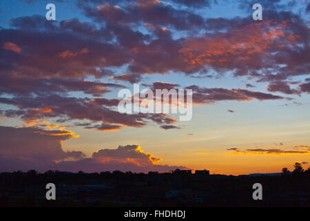 Einen herrlichen Sonnenuntergang über der historischen Stadt von SAN MIGUEL DE ALLENDE - Mexiko Stockfoto